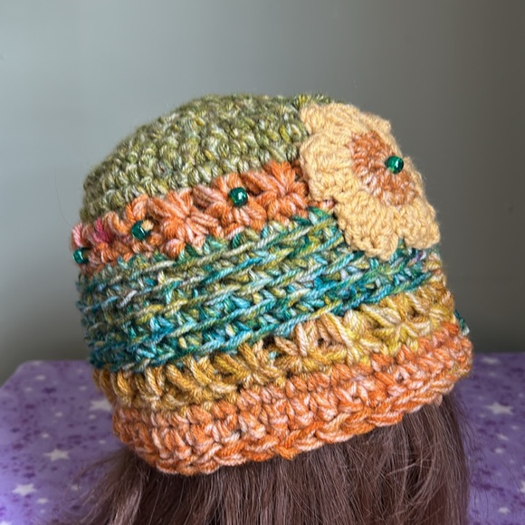 Colorful Crochet Flower beanie medium soft acrylic yarn new - Picture 10 of 10